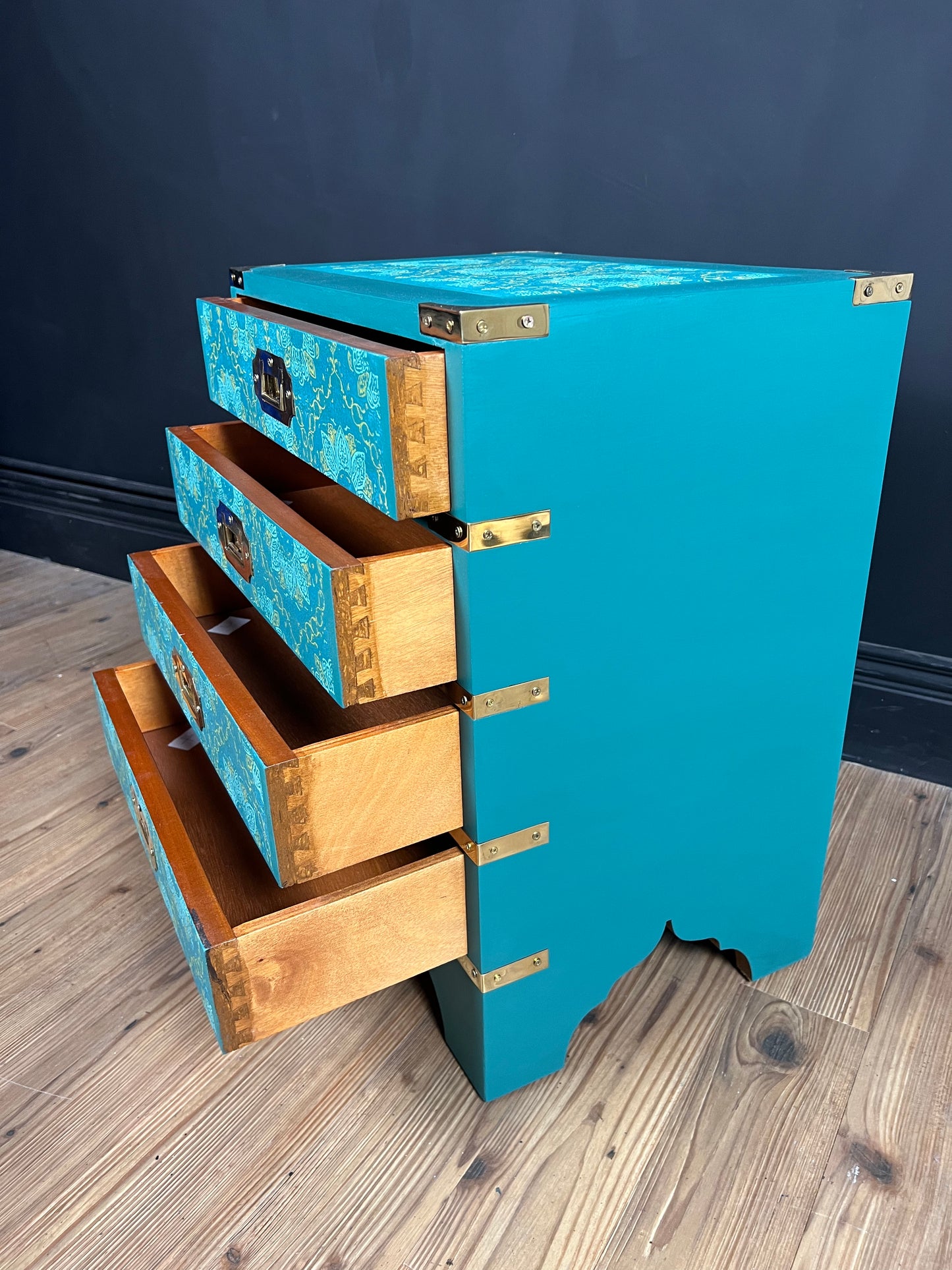 'Morocco' chest of drawers